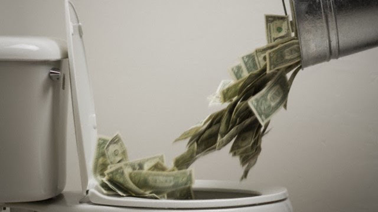 Nedostatek "engagementu" zaměstnanců = plýtvání penězi! (credits: http://cdn.hexjam.com/editorial_service/bases/images/000/010/028/xlarge/money-toilet.jpg?1440597014) Nedostatek "engagementu" zaměstnanců = plýtvání penězi! (credits: http://cdn.hexjam.com/editorial_service/bases/images/000/010/028/xlarge/money-toilet.jpg?1440597014)
